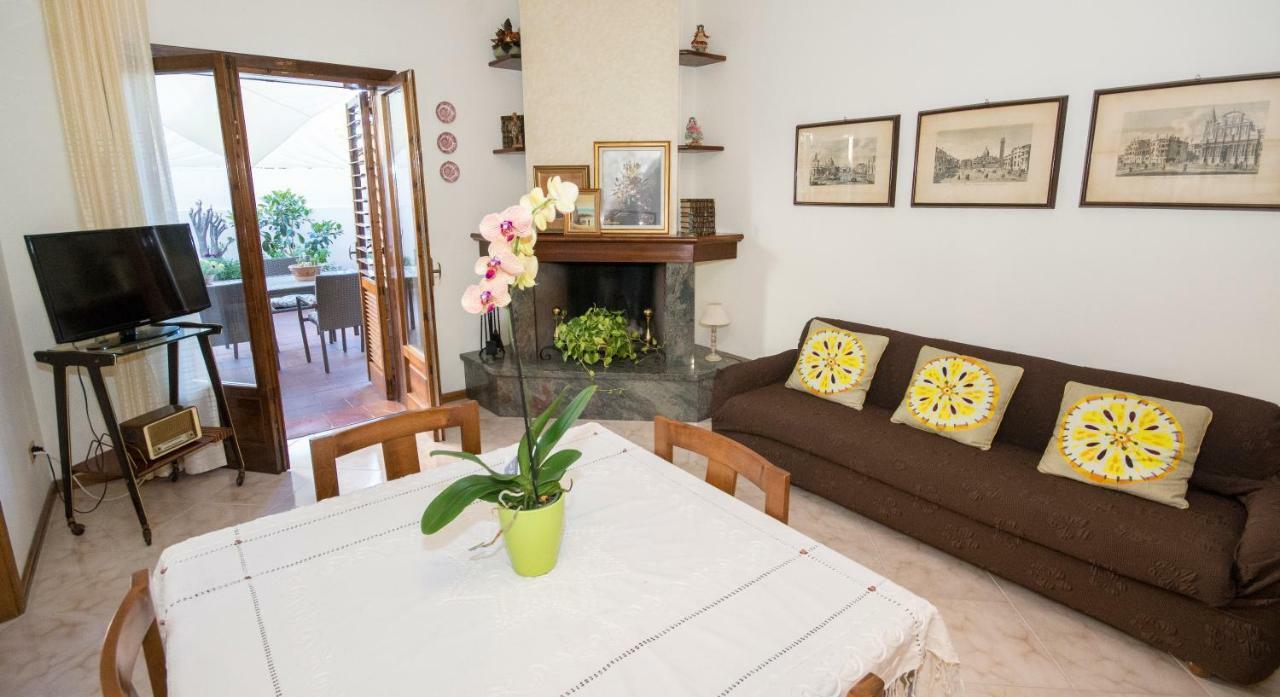 Casa Fedora Appartement Lecce Buitenkant foto